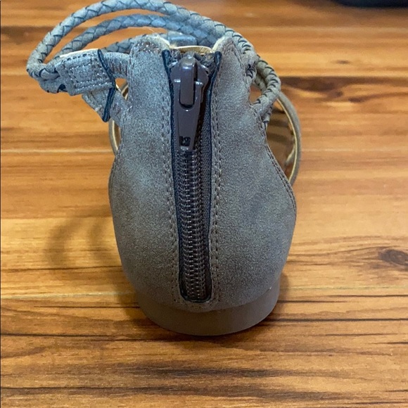 Sandals - Picture 2 of 3